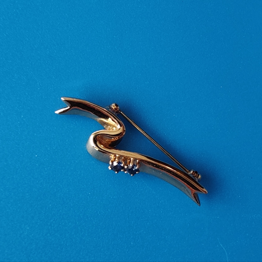 Avon  Vintage Representative President Club Pin